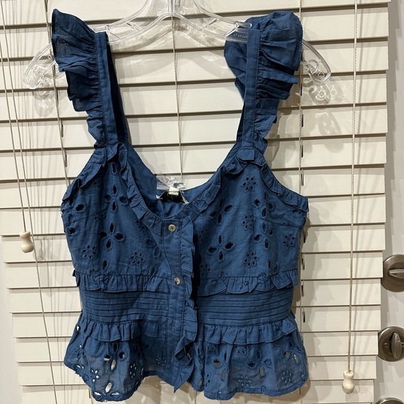 NWT Pinch Ruffle eyelet Tank - Picture 3 of 7